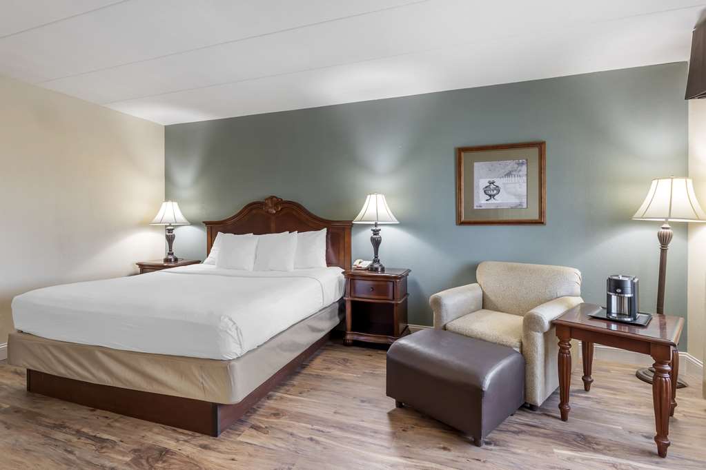 Best Western Plus Steeplegate Inn - photo 29