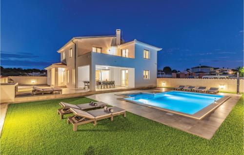 Cozy Home In Galizana With Wifi — 5-Star Luxury Hotel in Galizana, Croatia