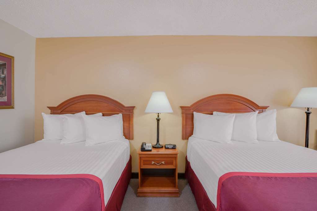 Days Inn by Wyndham Asheville West - photo 11