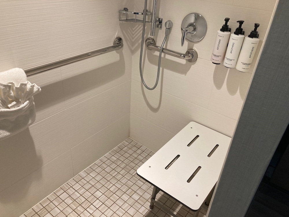 Crowne Plaza Ventura Beach by IHG - photo 17