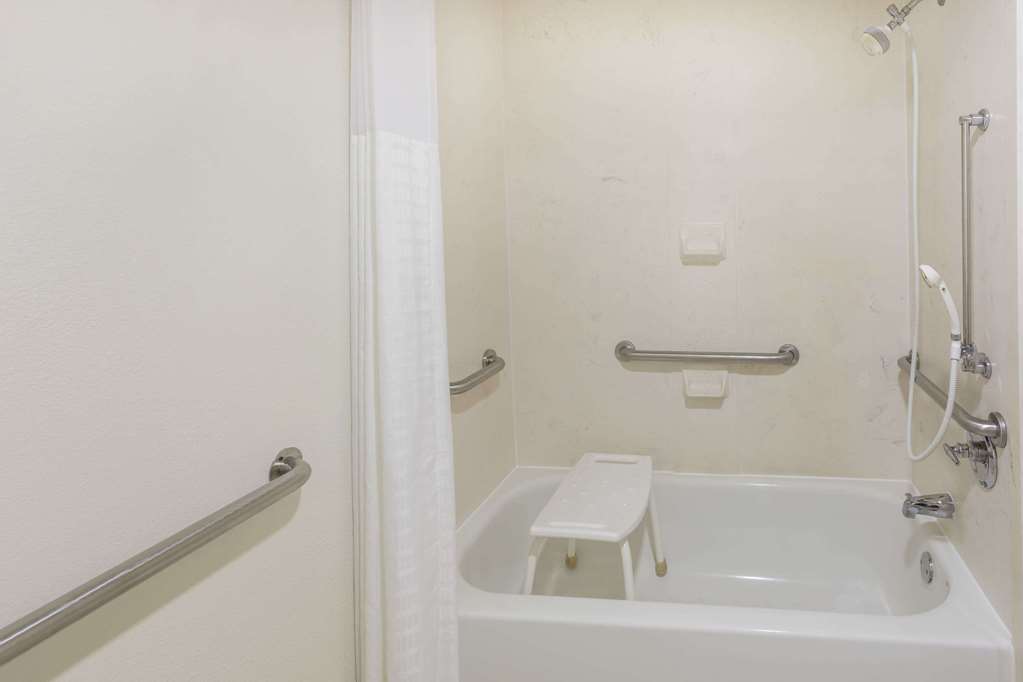 Baymont by Wyndham Orangeburg North - photo 10