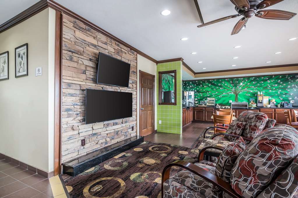 Quality Inn Coralville Iowa River Landing - photo 6