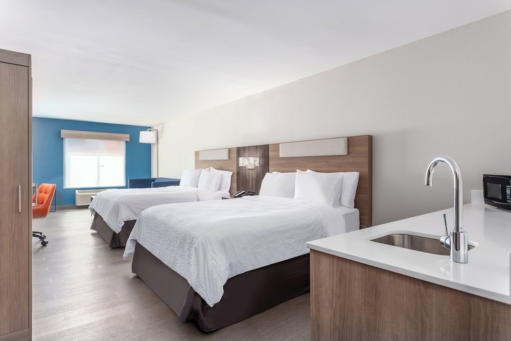 Holiday Inn Express & Suites Lancaster by IHG - photo 20