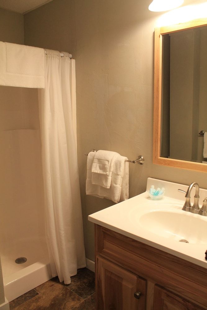Strictly Moose Luxury Vacation Suites - photo 2