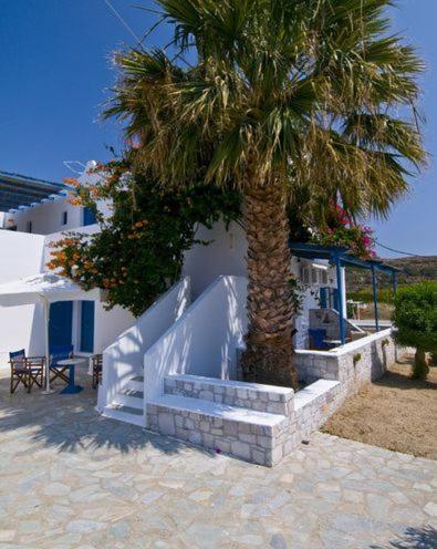 Sardis Rooms — Kimolos