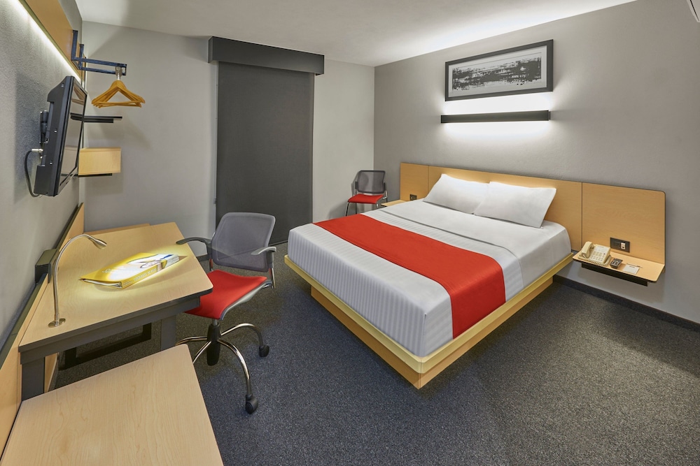 City Express Monterrey Norte