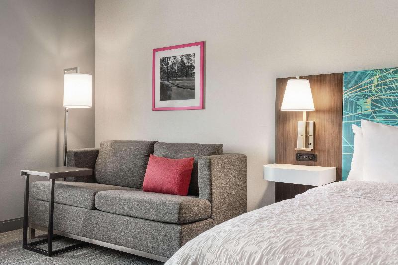 Hampton Inn Brooklyn Park - photo 11