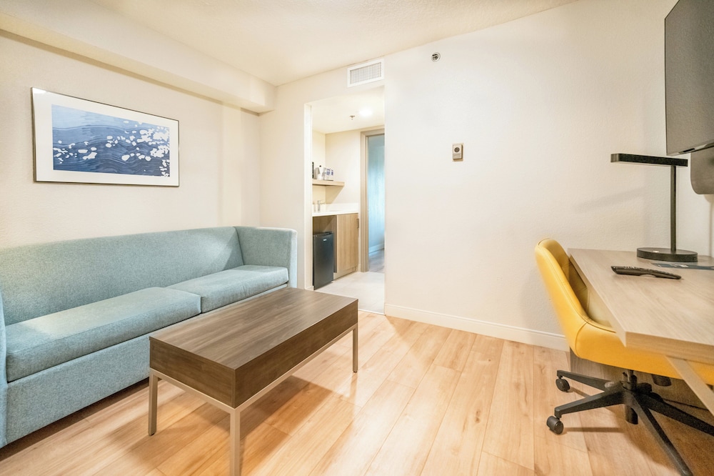Holiday Inn Express Hotels & Suites Cocoa Beach by IHG - photo 8