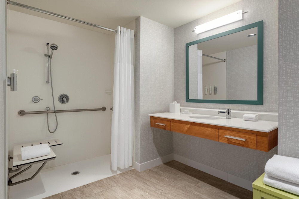 Hampton Inn & Suites Tampa Busch Gardens Area - photo 34