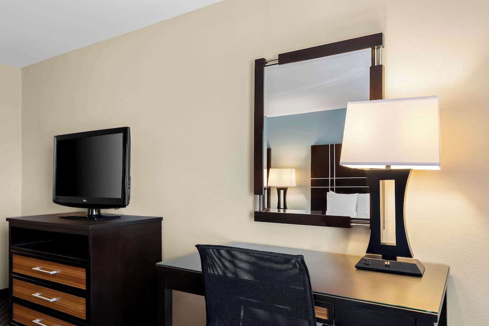 Best Western Newport Inn - photo 8