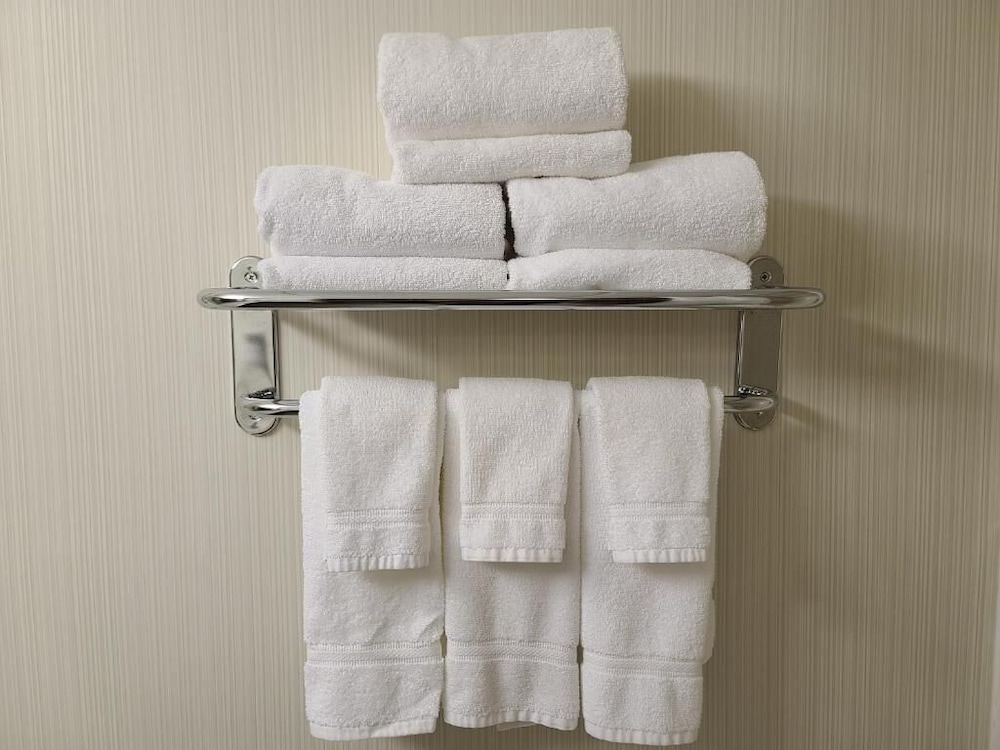 Holiday Inn Express & Suites Vadnais Heights by IHG - photo 39