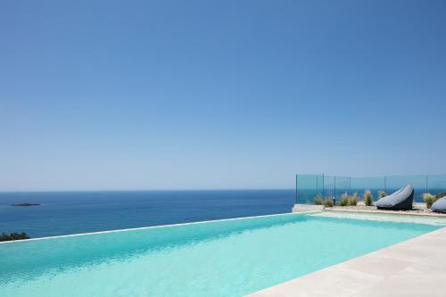 Krystallon Villas — 4-Star Luxury Hotel in Palaiochora, Greece