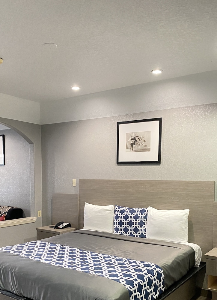 Island Suites - photo 37
