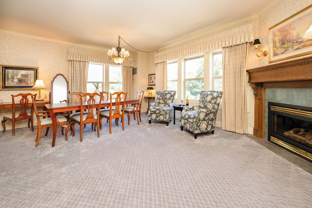 Fairhaven Village Inn - photo 36