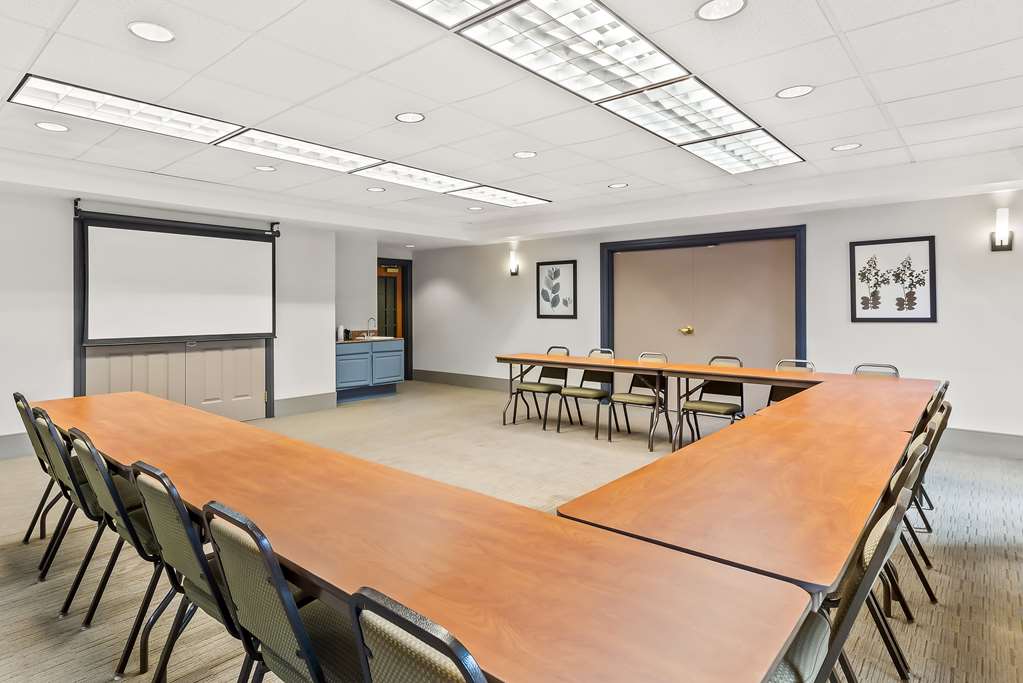 Country Inn & Suites by Radisson Portage IN - photo 39
