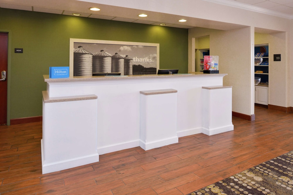 Hampton Inn & Suites Wilmington - photo 3