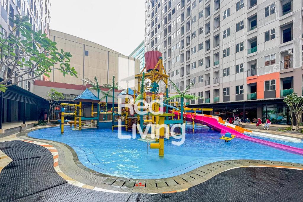 RedLiving Apartemen Transpark Juanda Icha Rooms Tower Jade with Netflix