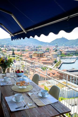 K V STA Penthouse in Centre town Amazing view — 4-Star Luxury Hotel in Como, Italy