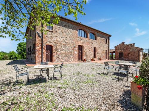 Peccioli Family Retreat in Peccioli, Italy