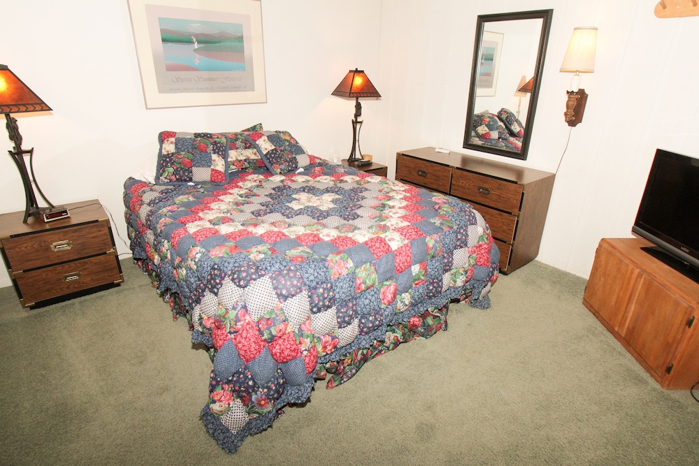 Mammoth Ski & Racquet Club - photo 13