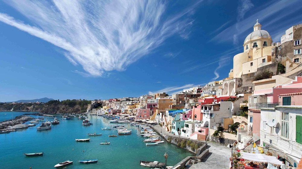 Yacht Suite Procida — 4-Star Luxury Hotel in Procida, Italy