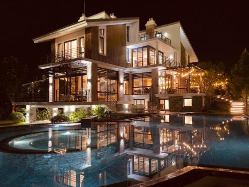 Nam Casa Sân Golf Tam Đảo Venuestay — 4-Star Luxury Hotel in Trai Ngau, Vietnam