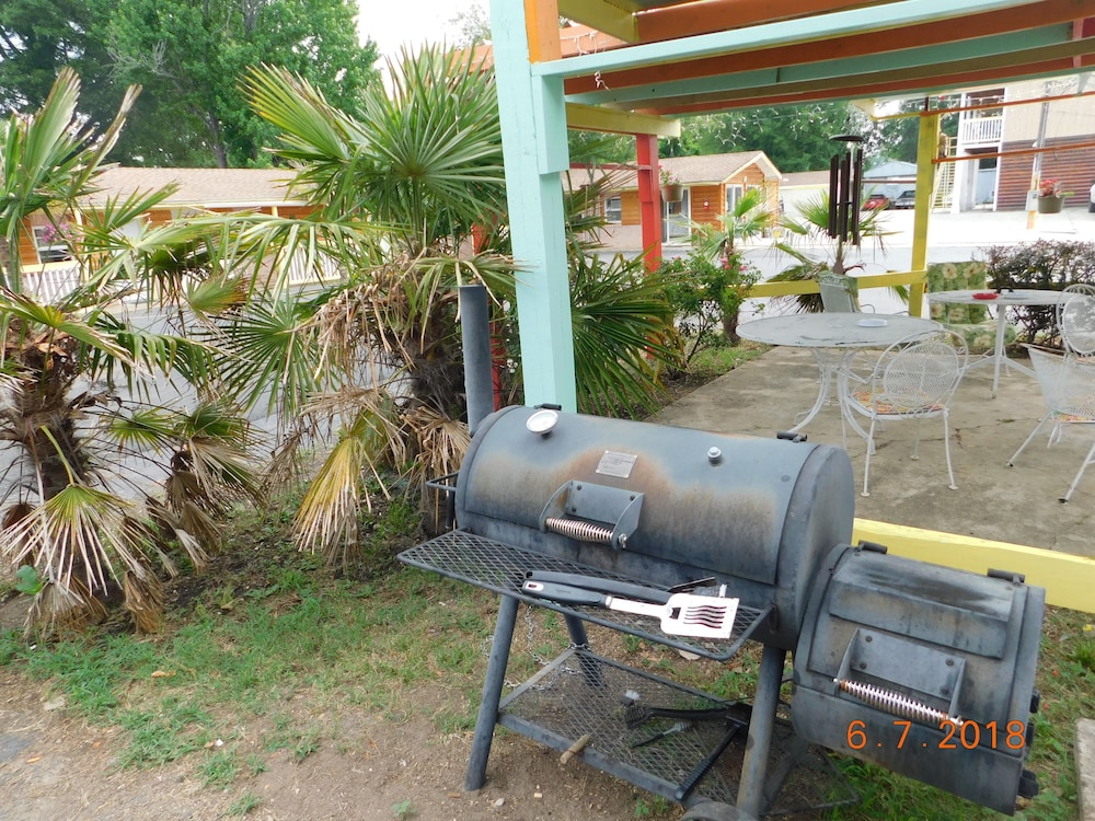 Little Shamrock Motel - photo 36