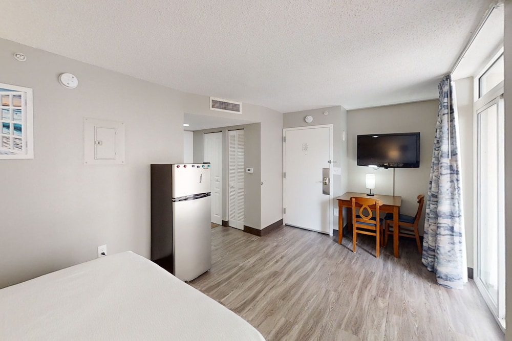 Bay Watch Resort & Conference Center - photo 19