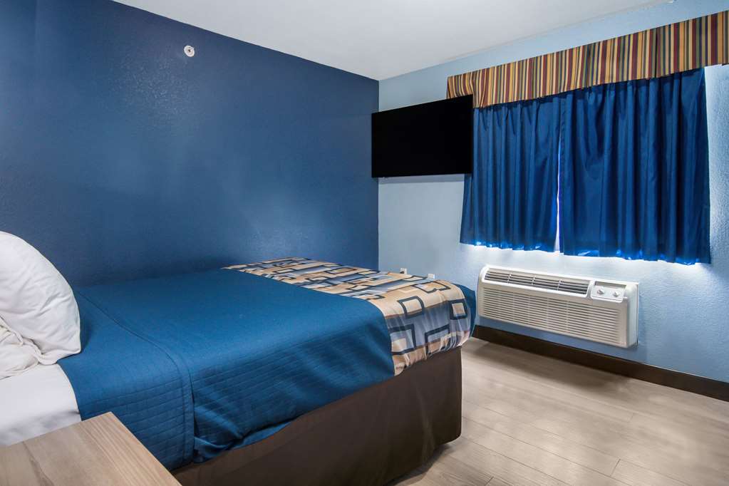 Rodeway Inn Carrollton I 35E - photo 27