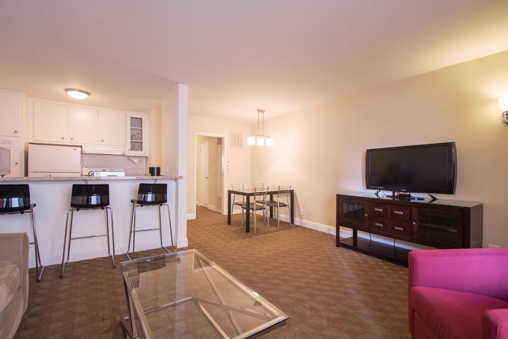 Hollywood Orchid Suites - photo 16