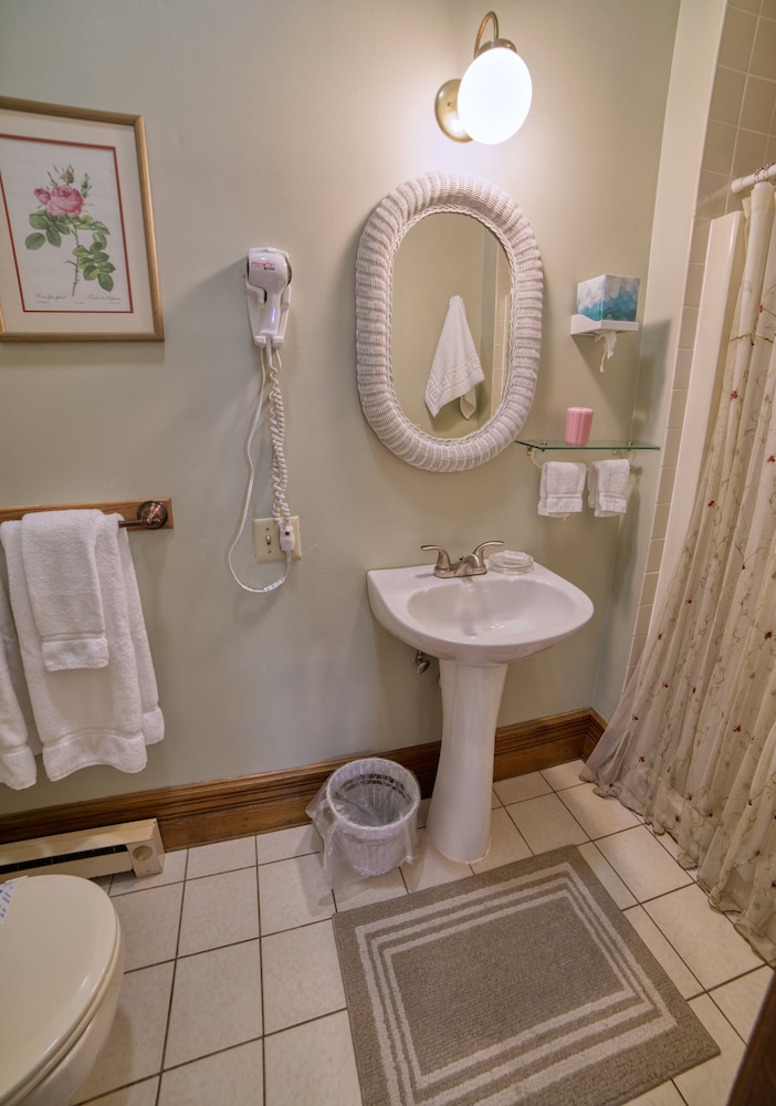 Rockwell Falls Inn and Wine Bar - photo 53
