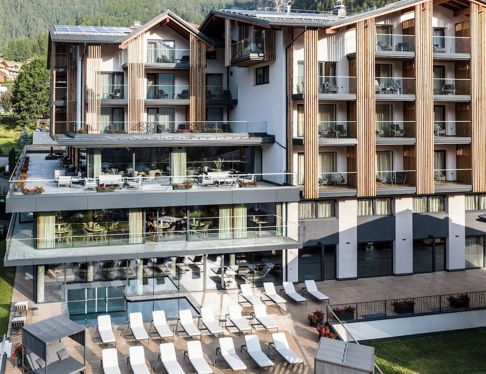 Ciampedie Luxury Alpine Spa Hotel — hotel in Vigo Di Fassa