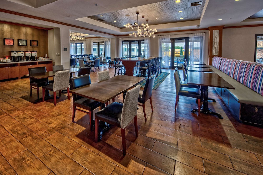 Hampton Inn & Suites Austin Downtown - photo 52