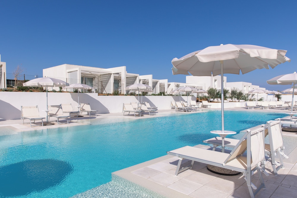 Stunning Capo Falcone Charming Apartments Num1366 — 4-Star Luxury Hotel in Stintino, Italy