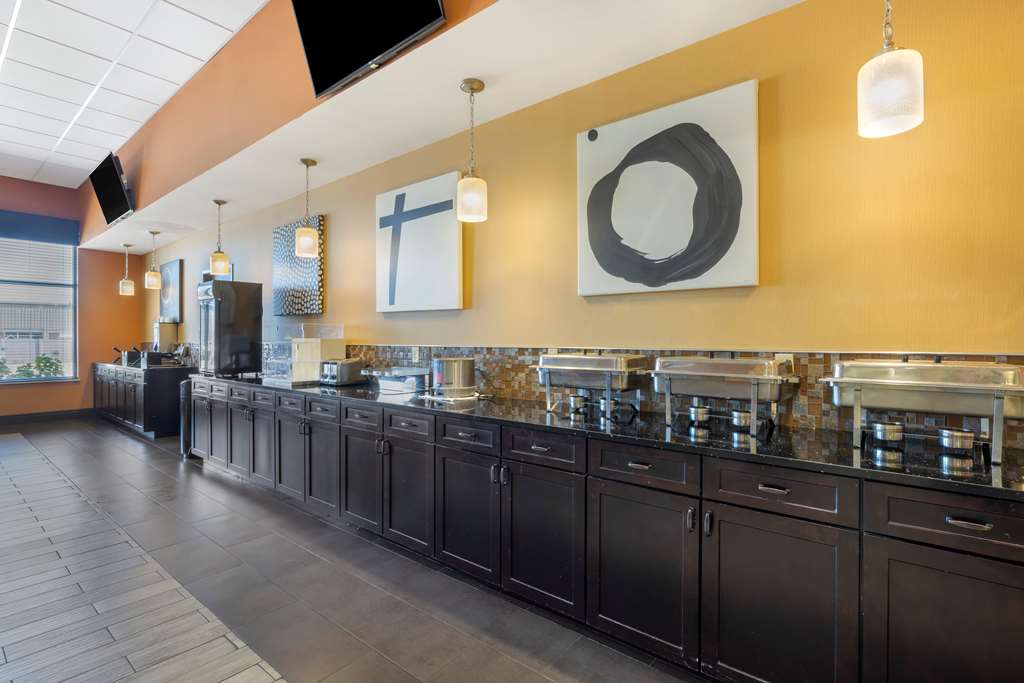 Best Western Plus North Platte Inn & Suites - photo 52