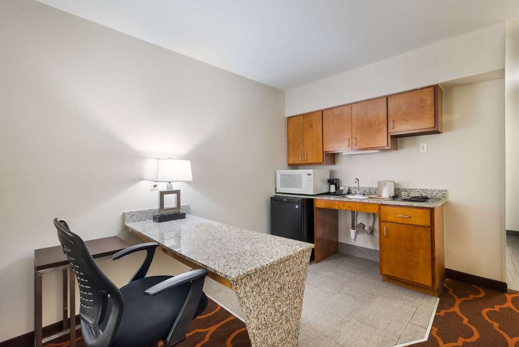 Quality Inn & Suites Huntsville Research Park Area - photo 12