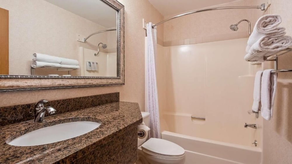RiverTree Inn & Suites - photo 19