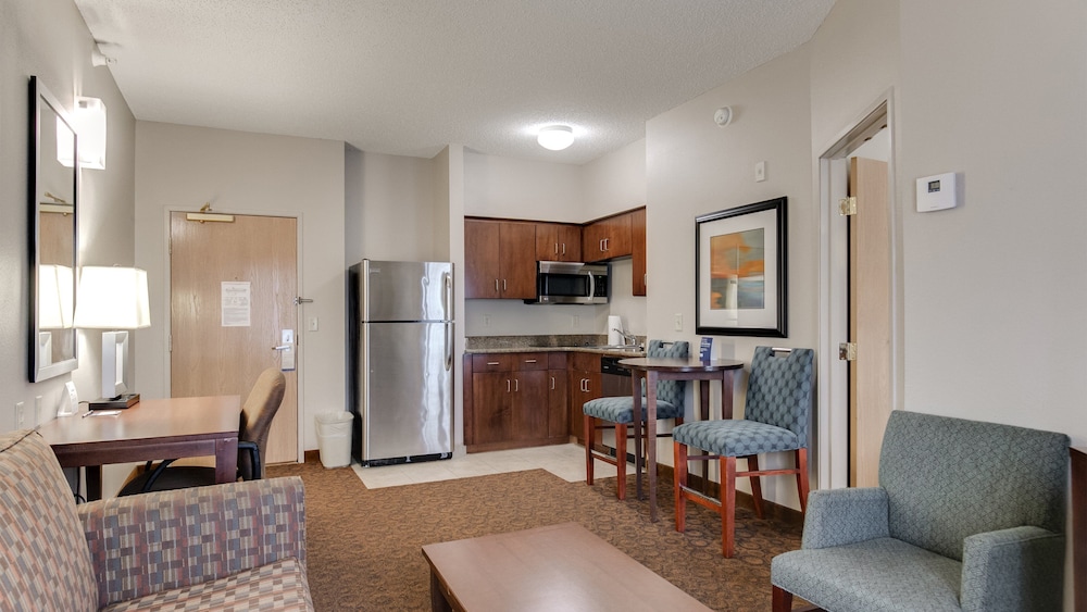 Holiday Inn Express Hotel & Suites St. Cloud by IHG - photo 15