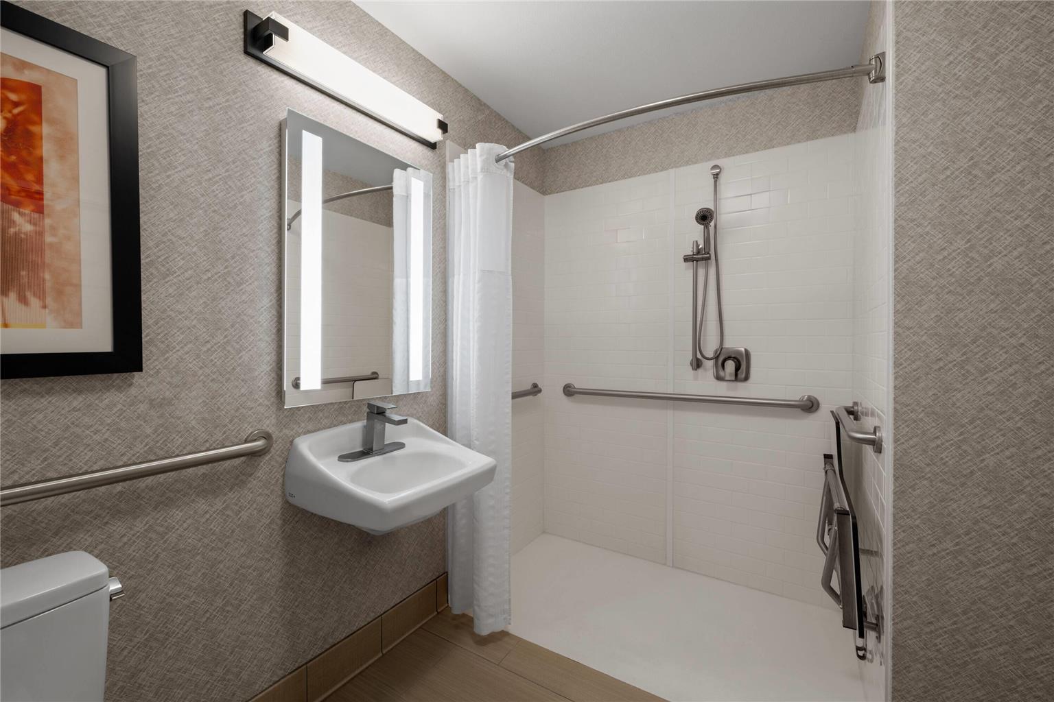 La Quinta Inn & Suites by Wyndham Paso Robles - photo 20