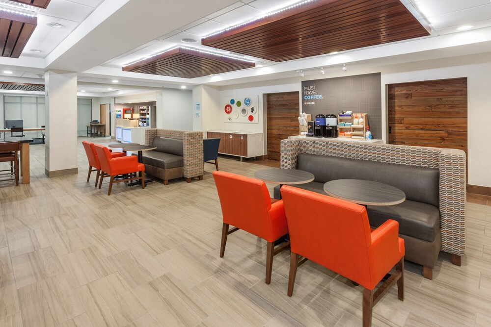 Holiday Inn Express Hotel & Suites Providence Woonsocket by IHG - photo 24