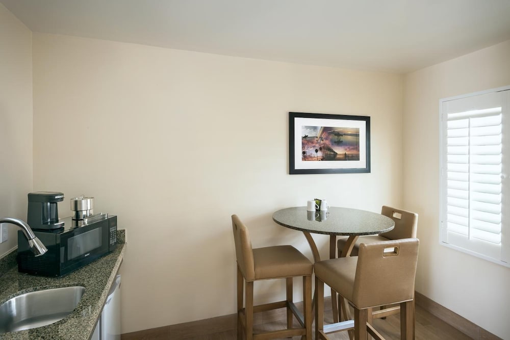 PB Surf Beachside Inn - photo 16
