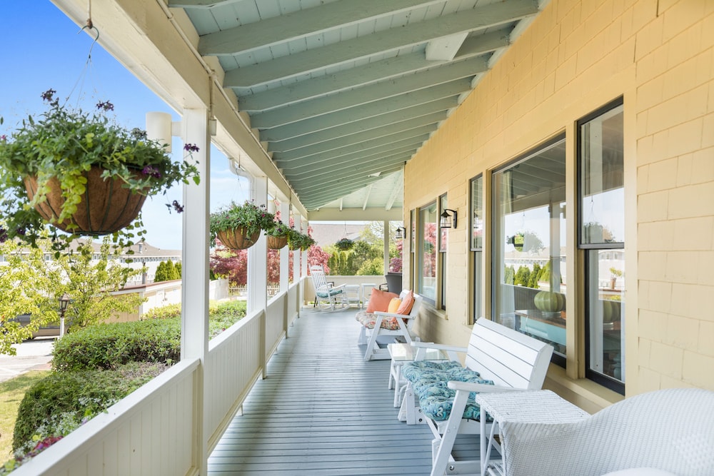 Colonial Inn — 5-Star Luxury Hotel in Ogunquit, United States