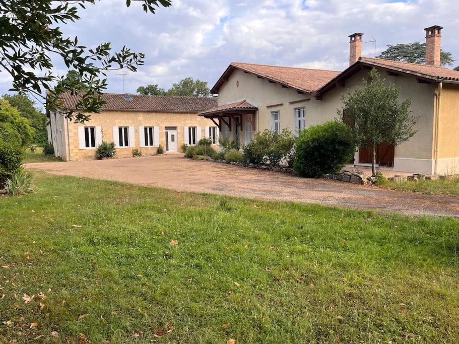 Maison de Maitre Dans Un Parc Clos de 3 Hectares — 4-Star Luxury Hotel in Lamothe-Montravel, France