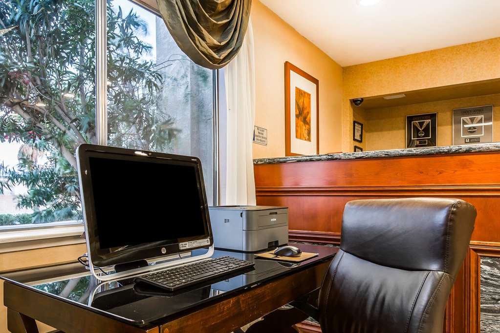 Quality Inn Near China Lake Naval Station - photo 36