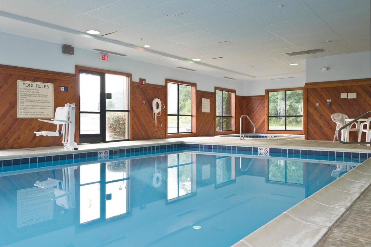 Spark by Hilton Newcomerstown - photo 4