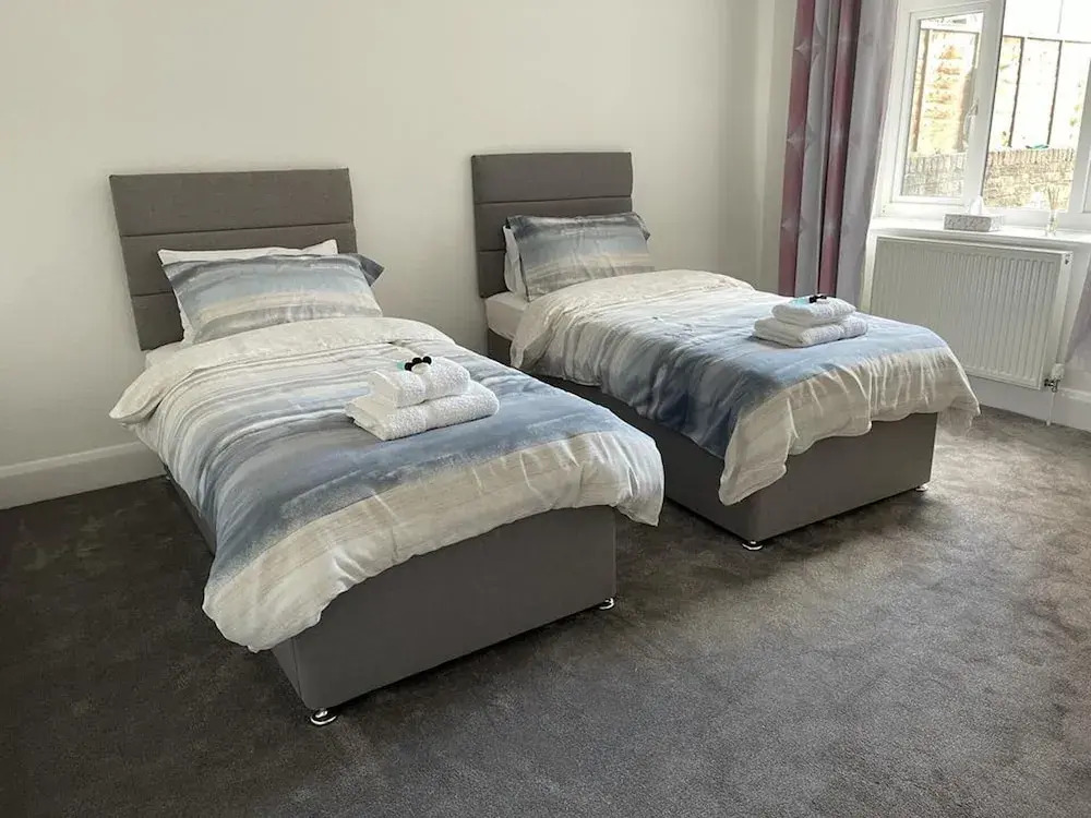 2 Bed Sleeps 4 Free Parking Pets Allowed — 4-Star Luxury Hotel in Eastbourne, United Kingdom