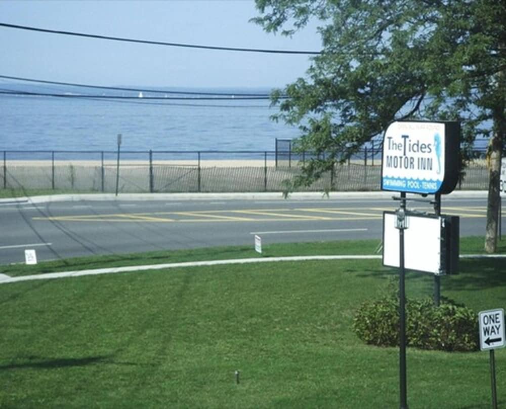Tides Motor Inn at Stehli Beach - photo 17