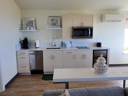 Moonstone Beach Motel - photo 29