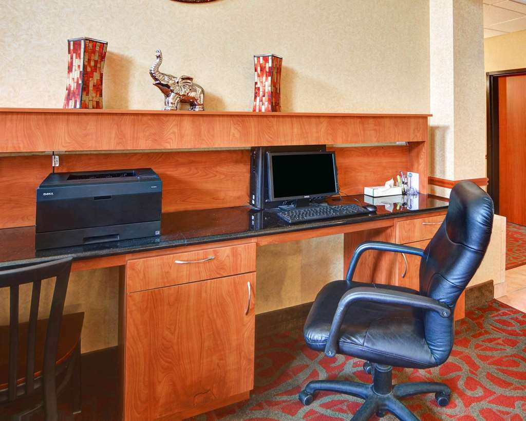 Quality Suites Near Cedar Creek Lake - photo 25