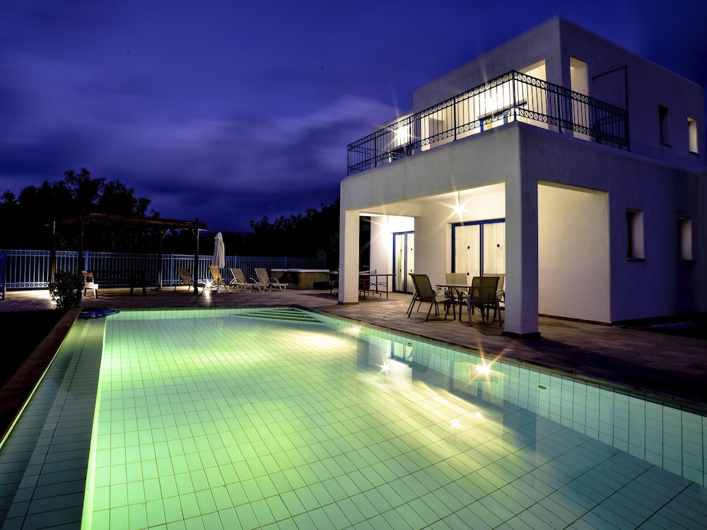 Sanders Azzurro Cozy Villa w Private Pool